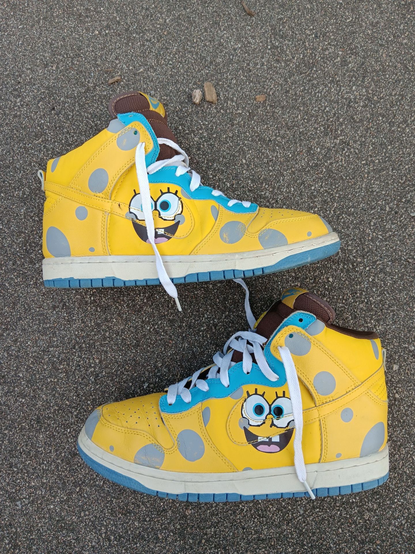 Spongebob nike dunks sales