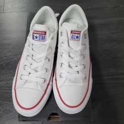 Converse Women size 5.5- NEW