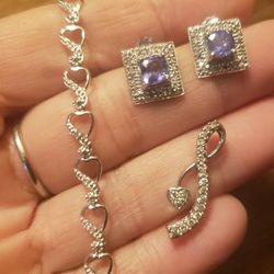 10k Diamond And Tanzanite 