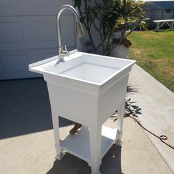 Utility Sink  - Freestanding 