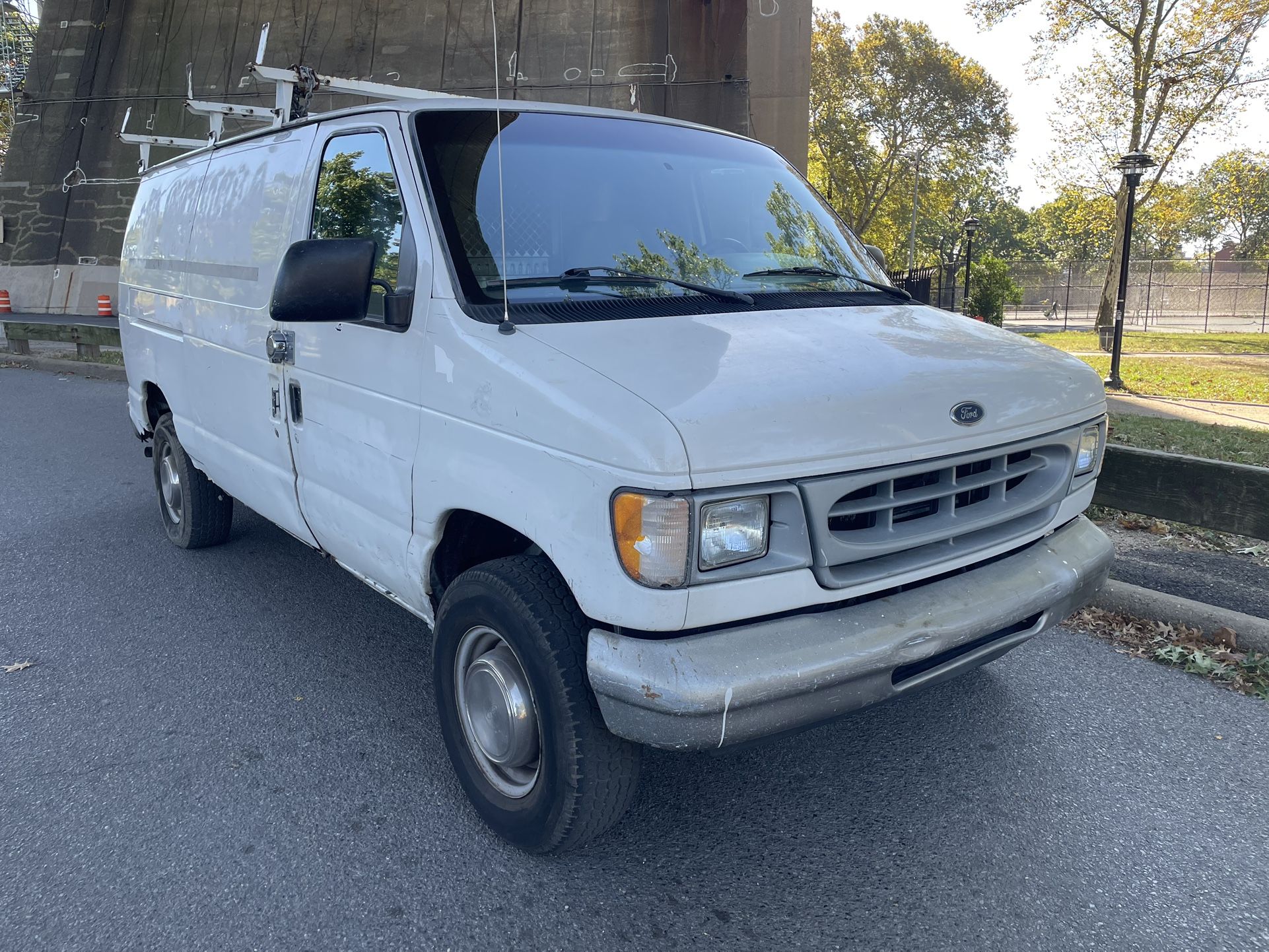 1999 Ford E-250