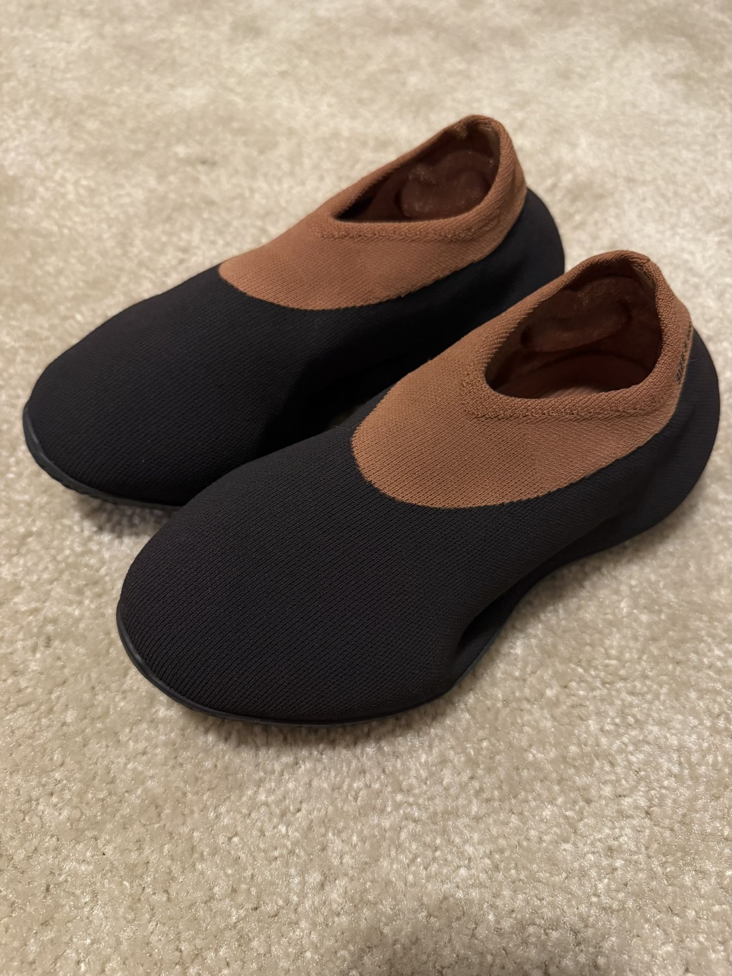 Adidas Yeezy Knit Runner Stone Carbon Size 5