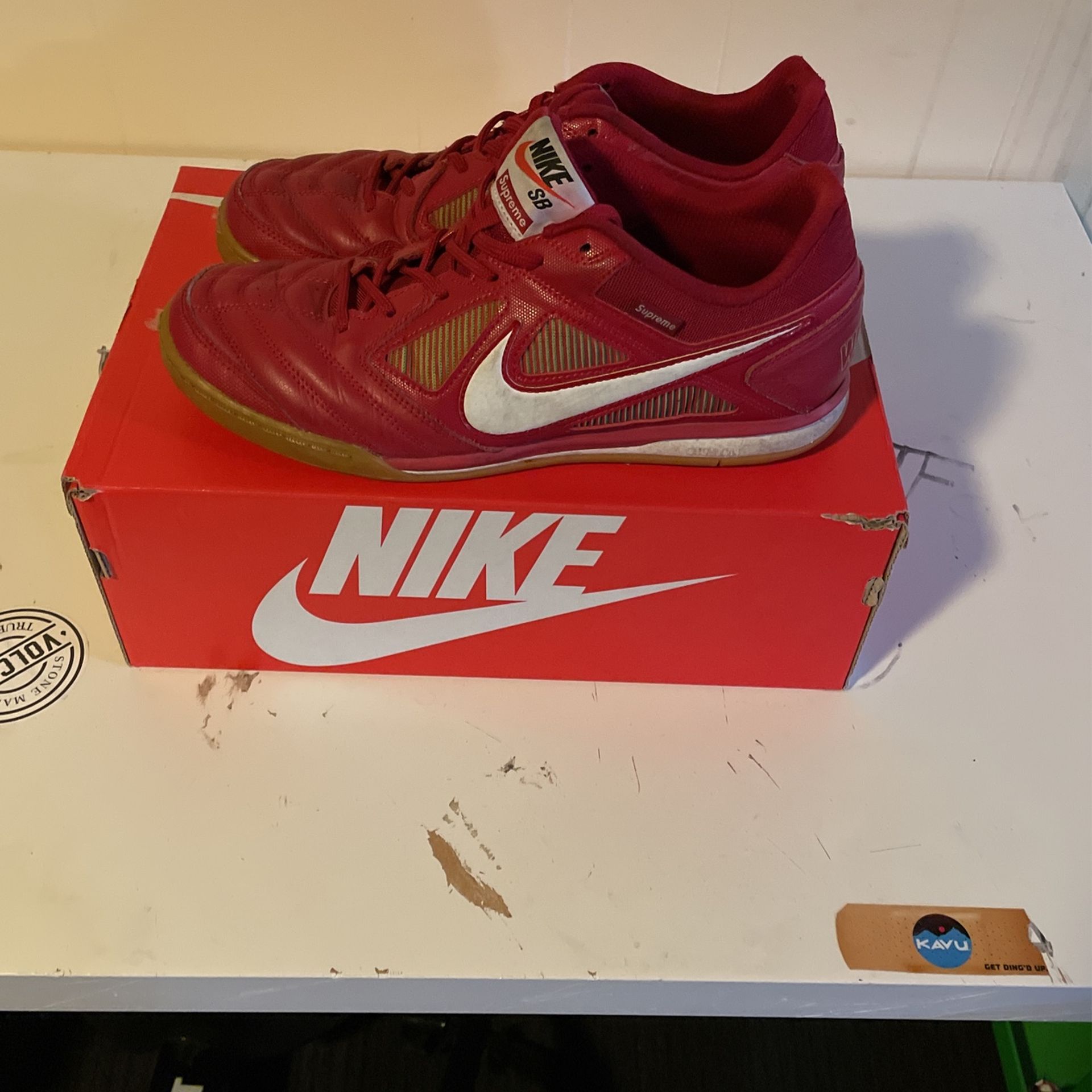 Nike Supreme SB SIZE 10.5 US