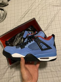 Jordan 4 Travis Scott