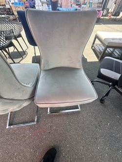 New 2 set chair $140