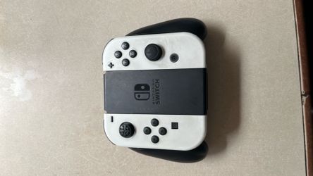 Nintendo Joy cons with joy con grip included