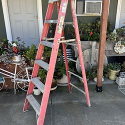 Louisville 6 ft. Fiberglass 375 lb. Capacity Twin Stepladder