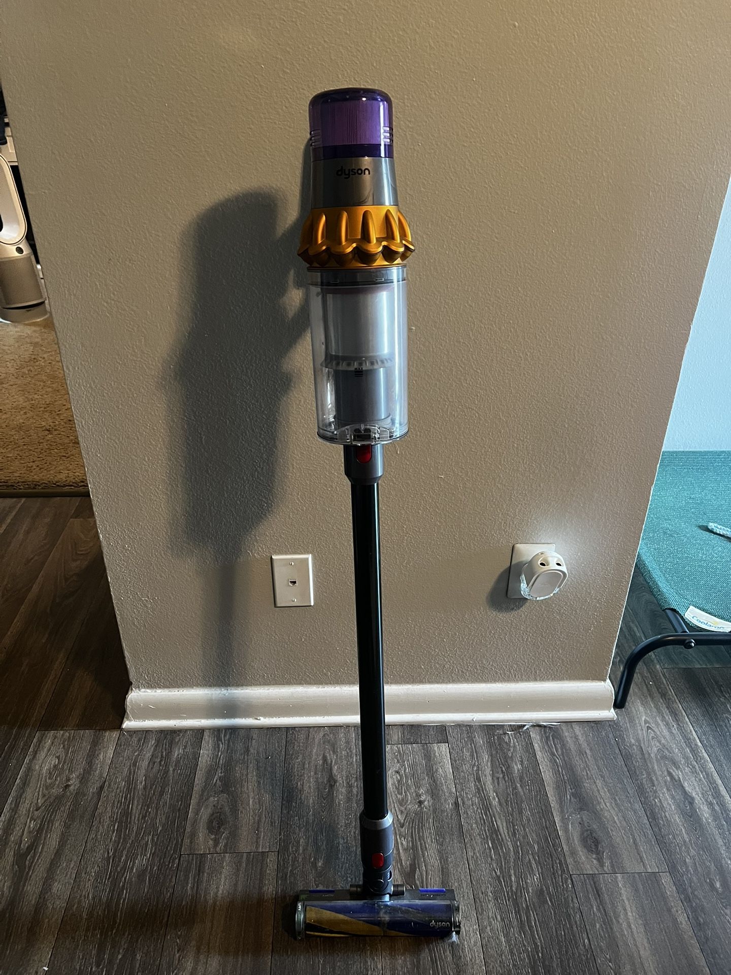 Dyson v15
