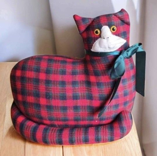 Vintage kitty doorstopper Christmas plaid