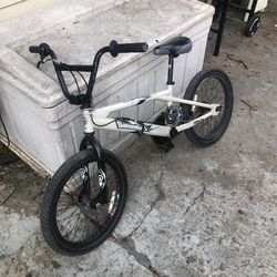 DiamondBack Stunt bike
