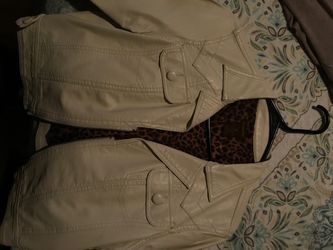 White leather jacket women’s size Medium