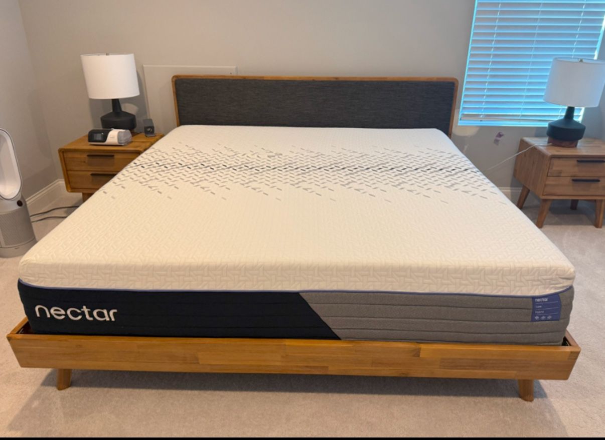 Nectar Luxe Hybrid King Like New
