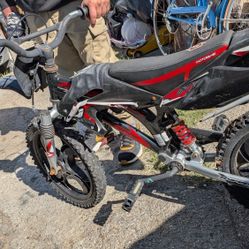 "Hyper 16" Kids Dirt Bike