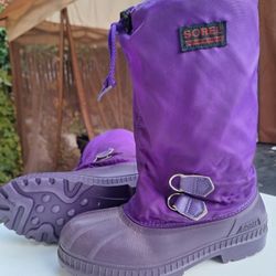Nice Pair Of Womens Retro Purple Sorel Fury Snow Boots Size 6