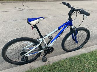 Trek Youth Lightweight Frame 21-speed Shimano gearing 24-inch Wheels Trek