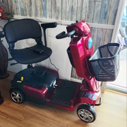 FOR SALE: WOOKEN SCOOTER
