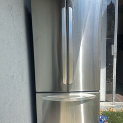 LG Fridge For Parts Only