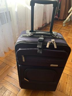 Carry-on Suitcase, 21”, Excellent Condition P/up Sheepshead Bay Brooklyn NY