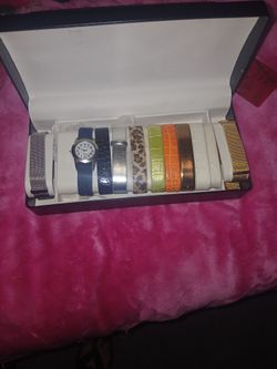 Gossip Ladies Watch And Wrist Bands