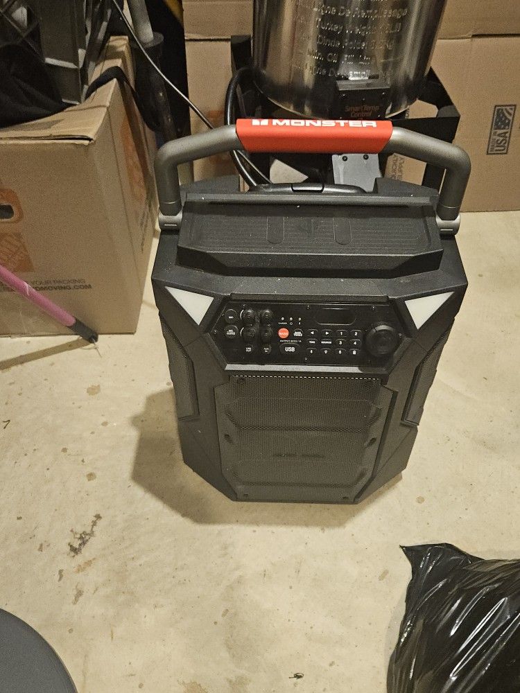 Monster Boom Box Bluetooth