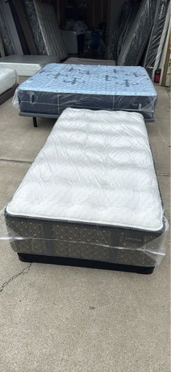 Twins size mattress and box Pring aireloom