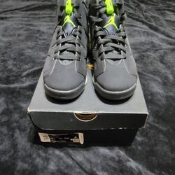 Jordan 6 Electric Green Size 4.5y