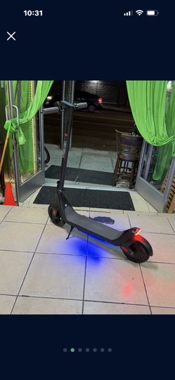 PHANTOM A10 MOTOR 400W POWER -15.5MPH-RANGE 28MILES-ANTIPUNCTURE 10in. TIRES-ATMOSPHERE SIDE LIGHTS. CHARGER INCLUDED —PRICE FIRM