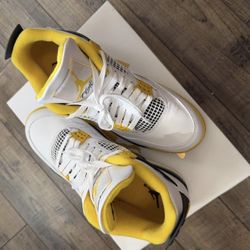 Air Jordan 4