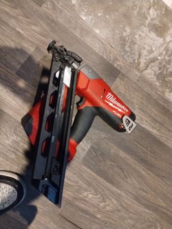 Milwaukee 15ga Nailer 