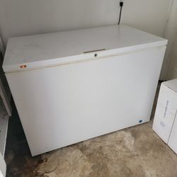 14.8 Cu. Foot Chest Freezer