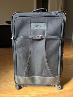 Free: 27” Skyway Upright Luggage – Works Great for Moving/Storage/Road Trips