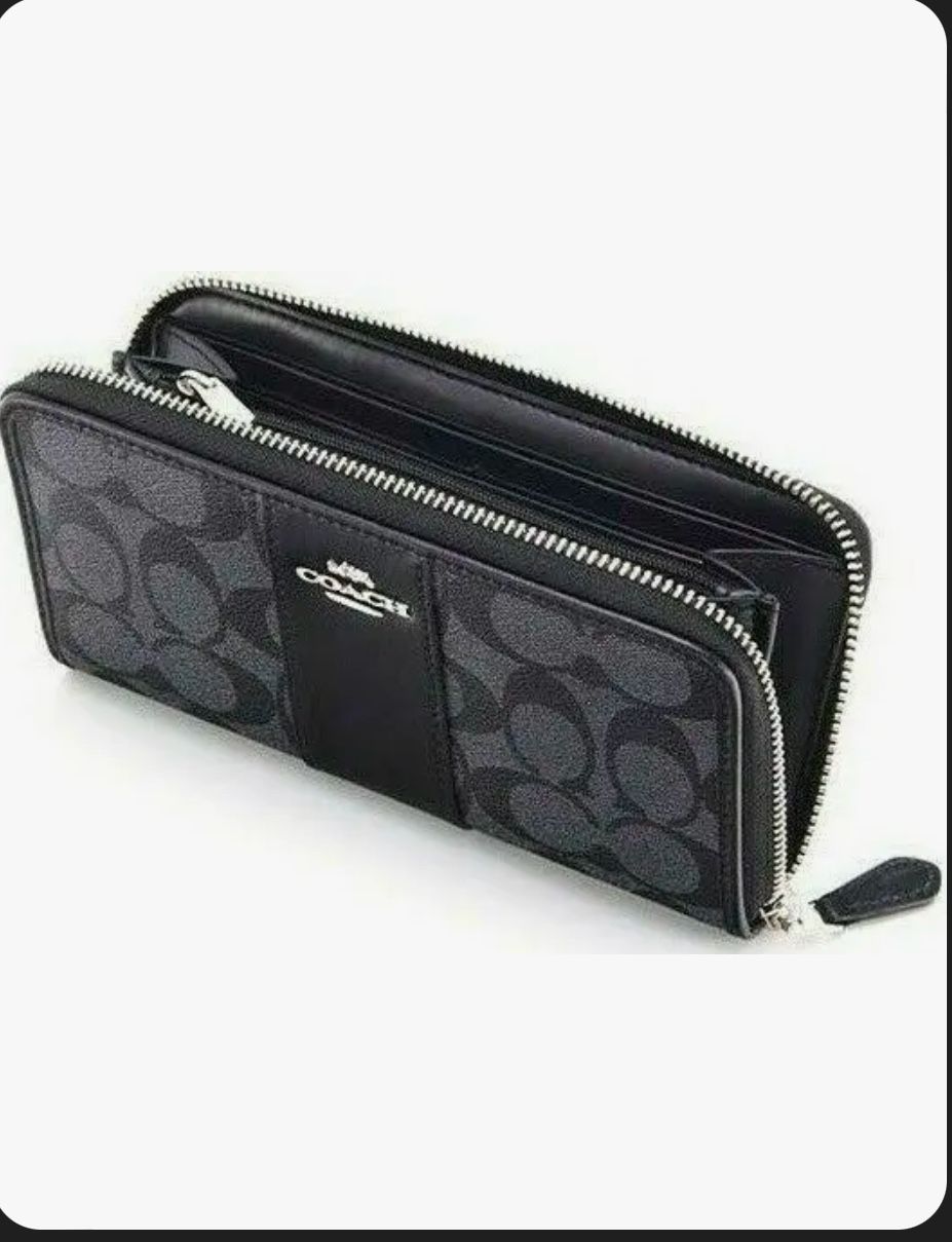 Coach-Women's Signature Canvas Accordion Zip Wallet
