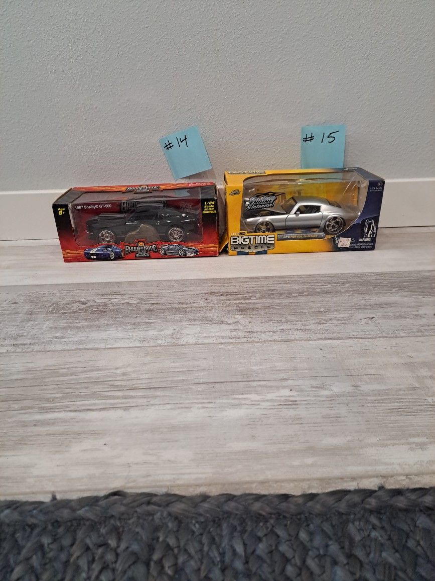 Die Cast 1:24 Shelby GT 500 & Pontiac Firebird