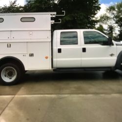 2011 Ford F550 4 door 2WD 6.7 Diesel, 194,676 Mi