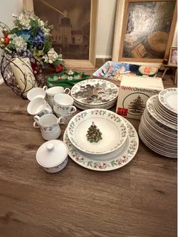 Full Christmas Dining Set