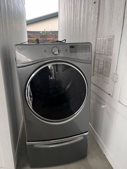 Whirlpool Washer w/Pedestal