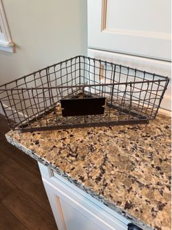 Wire Triangle/Corner Basket