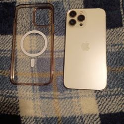 I Phone 13 Pro Max Not Lock Ready To Hook Up Any Carrier 