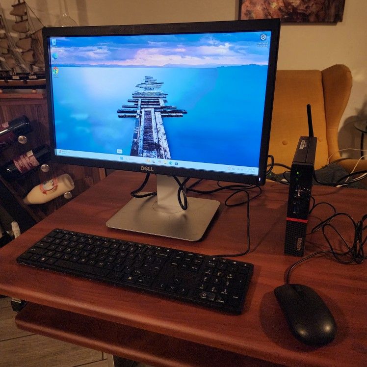 Lenovo ThinkCentre M700 Tiny Desktop i5-6500T - @ 2.7Ghz
8GB RAM- 120GB SSD
Windows 11. Microsoft office installed. Nothing wrong. Monitor, keyboa