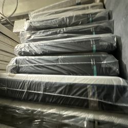 King Queen Size Tempurpedic ProAdapt,  ProBreeze,  LuxeBreeze Mattress  Pro Breeze /Luxe Adapt /Pro Adapt /Adapt /cloud /Tempur pedic contour Supreme 