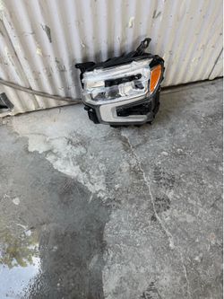 Chevy Silverado 2022-2026 headlight driver side