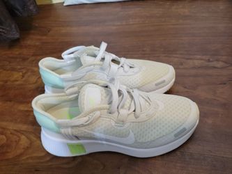 Nike Reposto Women’s Shoes Size 7 – White/Mint