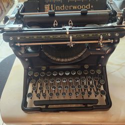 Underwood Standard 11 Vintage Typewriter