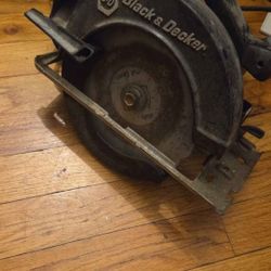 BLACK&DECKER Circular Saw