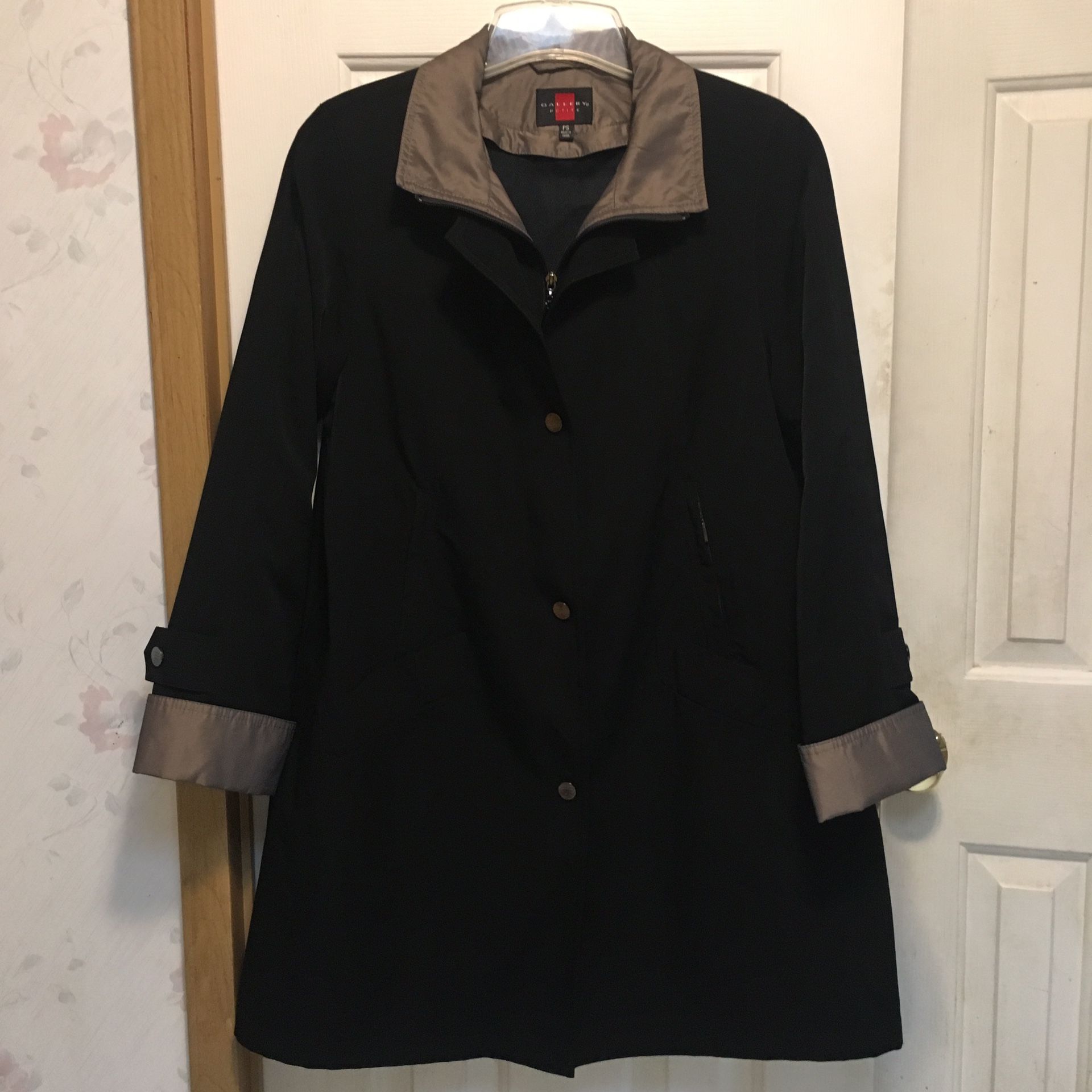 Gallery Petite women’s rain coat jacket