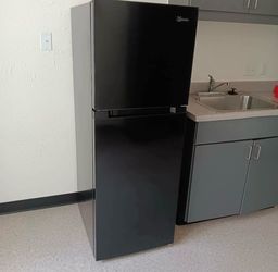 Refrigerator 10 cu household fridge freezer 10 cubics (free local delivery)