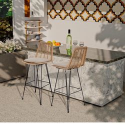 BRAND NEW !!! 4 Outdoor/Indoor Rattan Bar Stools