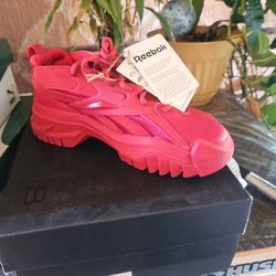Tenis Rojos  Reebok Taya. 3, 5 Nuebos   $30