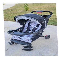 Kids' Stroller Secure and Chic for Today's Families majority tree