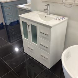 32”  Bathroom Vanity Cabinet New Solid Wood Fully Assembled Softclose Drawers White Ceramic Top Sink Integrated Ready For Pick Up Today